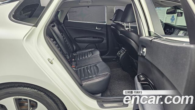 Kia K5 2017 — photo 12