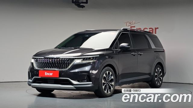 Kia Canival 2023 — photo 1