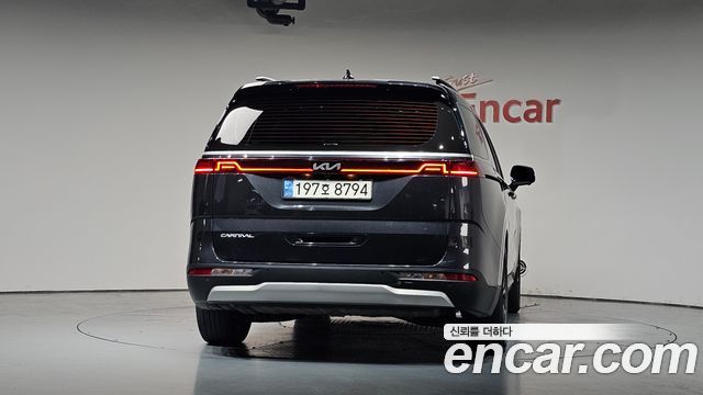Kia Canival 2023 — photo 4