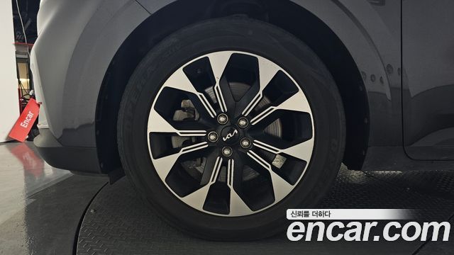 Kia Canival 2023 — photo 5