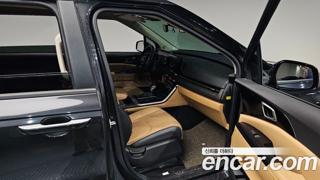Kia Canival 2023 — photo 11