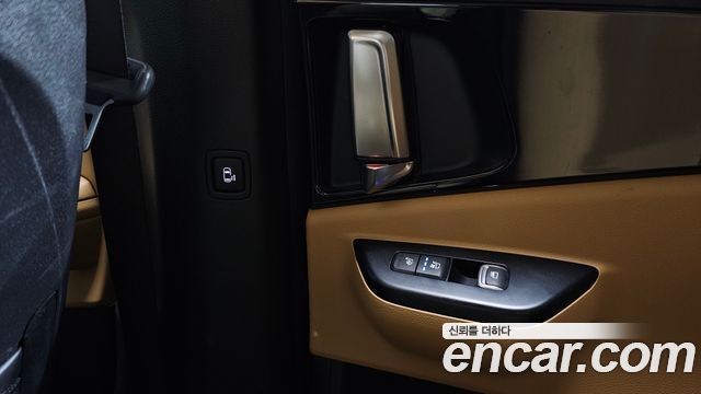 Kia Canival 2023 — photo 19