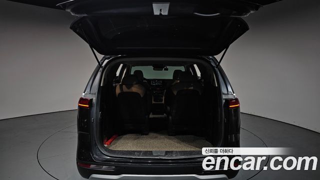 Kia Canival 2023 — photo 20