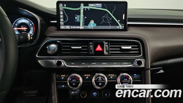 Genesis G70 2022 — photo 24