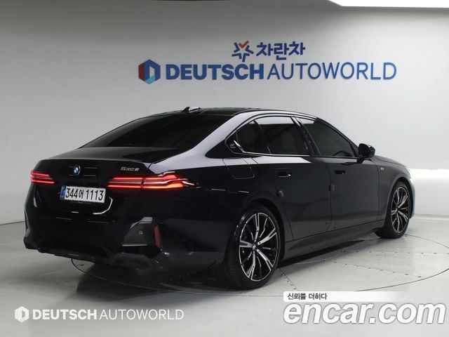 BMW 5-Series 2025 — photo 2