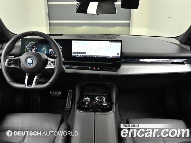 BMW 5-Series 2025 — photo 7