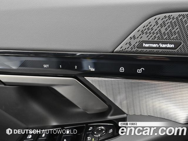 BMW 5-Series 2025 — photo 9
