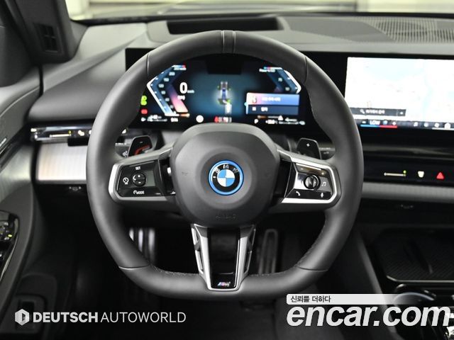 BMW 5-Series 2025 — photo 13