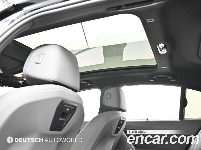 BMW 5-Series 2025 — photo 19