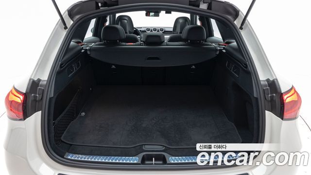 Mercedes-Benz GLC-Class 2025 — photo 11