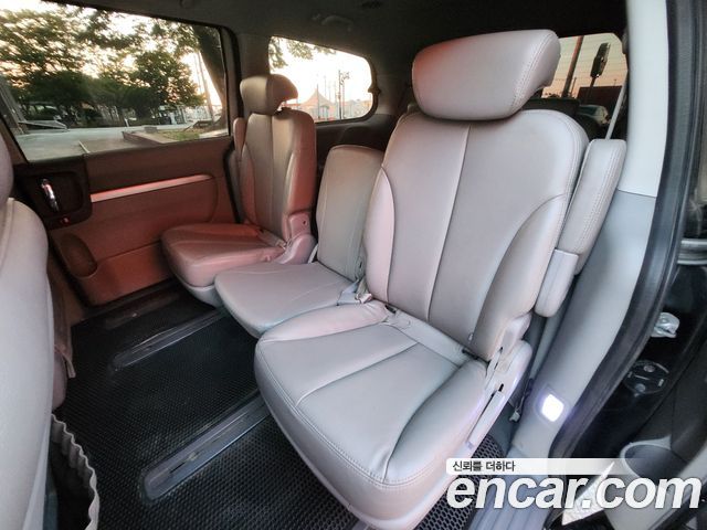 Kia Canival 2012 — photo 12