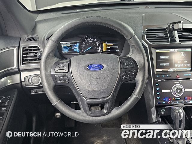 Ford Explorer 2016 — photo 11