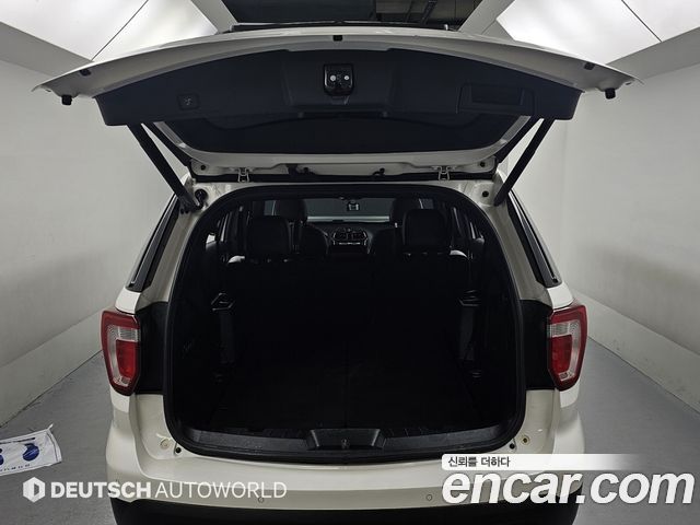 Ford Explorer 2016 — photo 17
