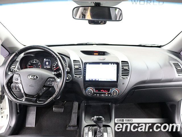 Kia K3 2016 — photo 7