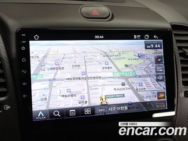 Kia K3 2016 — photo 12