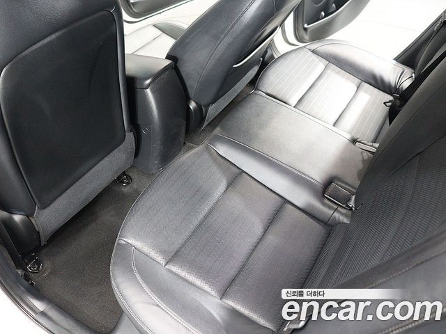 Kia K3 2016 — photo 19