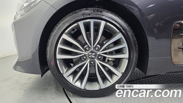 Kia Stinger 2018 — photo 5