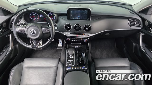 Kia Stinger 2018 — photo 10