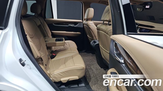 Cadillac XT6 2023 — photo 17