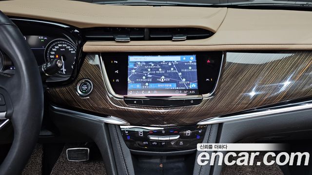Cadillac XT6 2023 — photo 20
