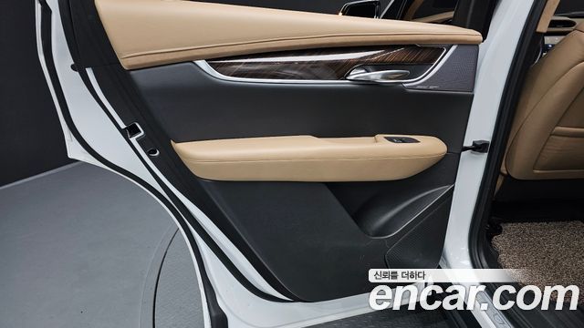 Cadillac XT6 2023 — photo 15
