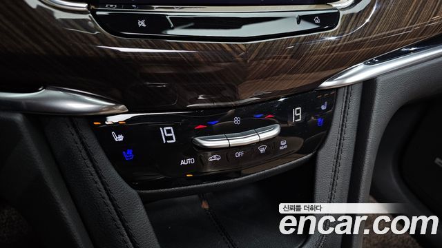 Cadillac XT6 2023 — photo 33