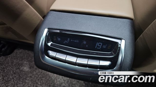 Cadillac XT6 2023 — photo 36