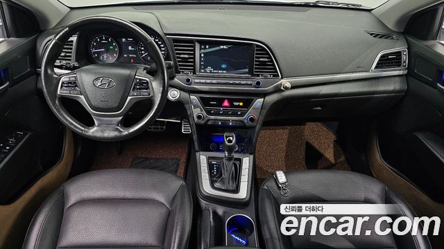 Hyundai AVANTE 2018 — photo 10