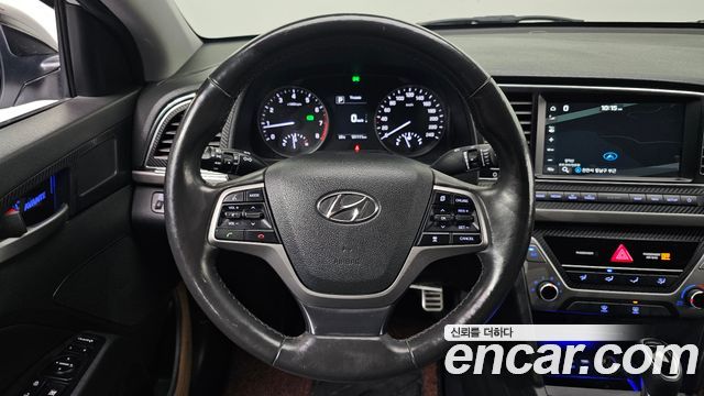 Hyundai AVANTE 2018 — photo 20