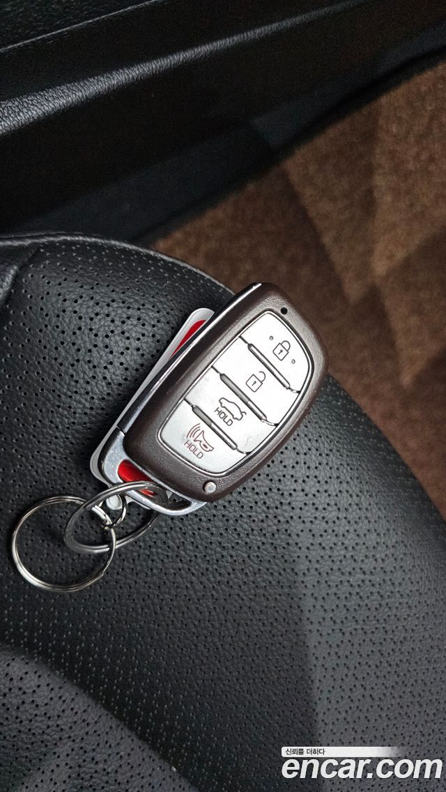 Hyundai AVANTE 2018 — photo 22