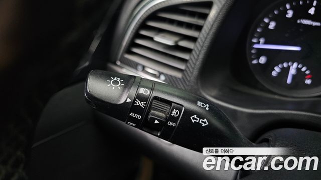 Hyundai AVANTE 2018 — photo 26
