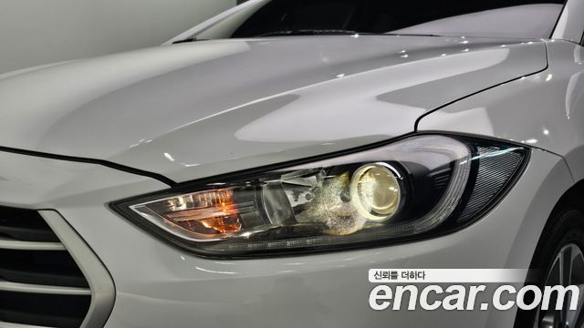 Hyundai AVANTE 2018 — photo 8