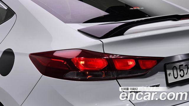 Hyundai AVANTE 2018 — photo 9
