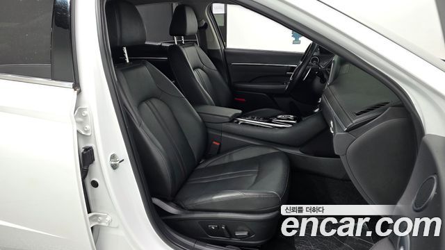 Hyundai Sonata 2022 — photo 11