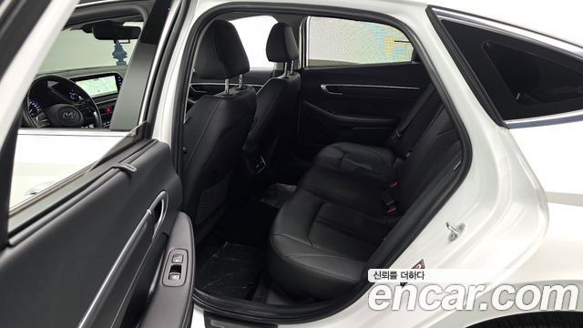 Hyundai Sonata 2022 — photo 12