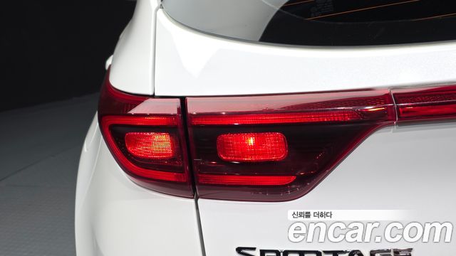 Kia Sportage 2022 — photo 9