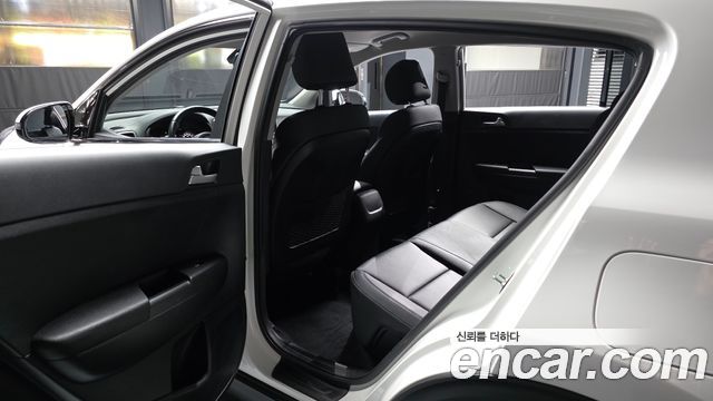 Kia Sportage 2022 — photo 16