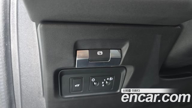 Land Rover Discovery Sport 2020 — photo 14