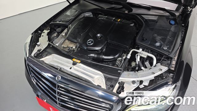 Mercedes-Benz C-Class 2019 — photo 6
