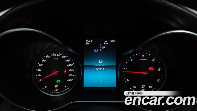 Mercedes-Benz C-Class 2019 — photo 11
