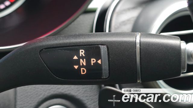 Mercedes-Benz C-Class 2019 — photo 12