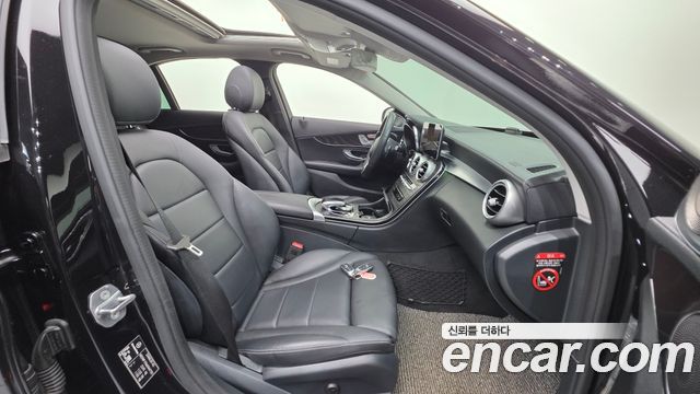 Mercedes-Benz C-Class 2019 — photo 13