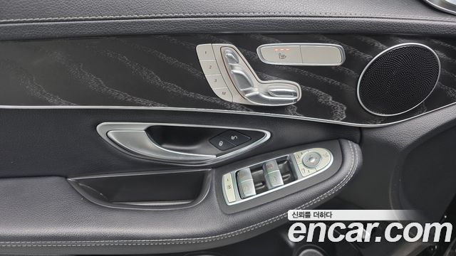 Mercedes-Benz C-Class 2019 — photo 19