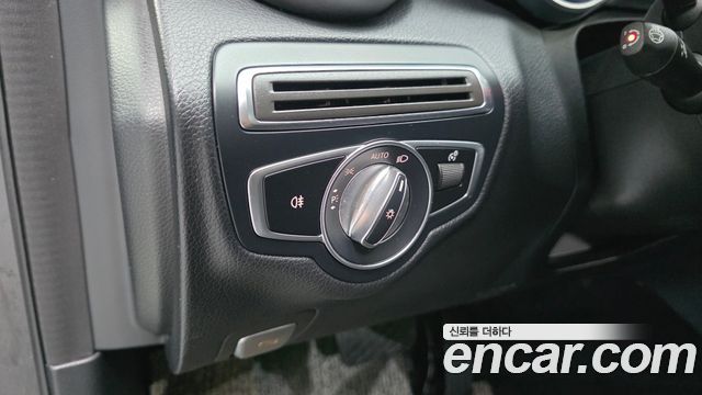 Mercedes-Benz C-Class 2019 — photo 20