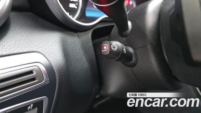 Mercedes-Benz C-Class 2019 — photo 21