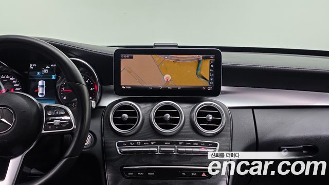 Mercedes-Benz C-Class 2019 — photo 25