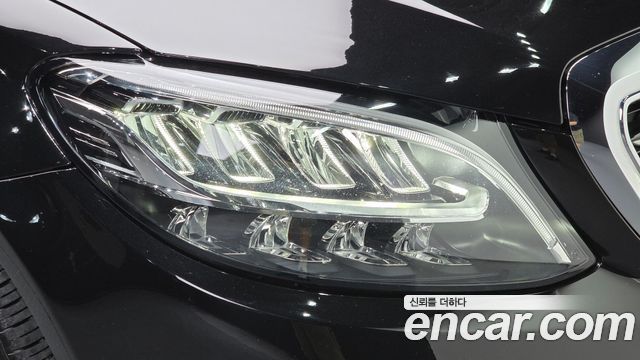 Mercedes-Benz C-Class 2019 — photo 8