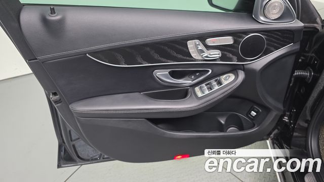 Mercedes-Benz C-Class 2019 — photo 14
