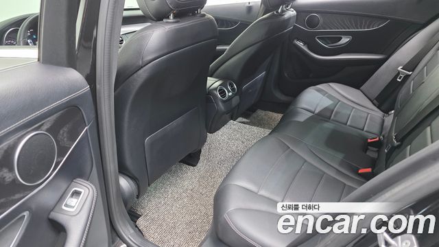 Mercedes-Benz C-Class 2019 — photo 16