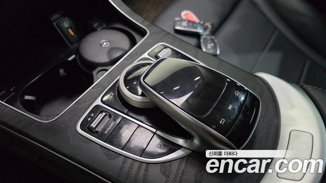 Mercedes-Benz C-Class 2019 — photo 27
